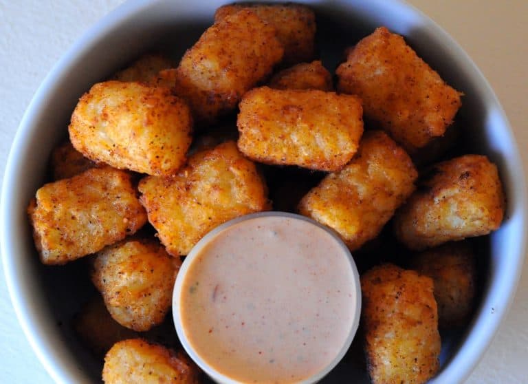 Mexi Tots and Smokey Chipotle Dipping Sauce