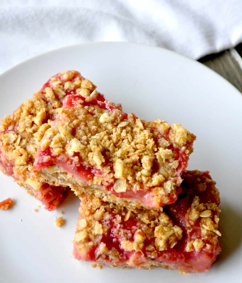 Strawberry Rhubarb Oatmeal Bars Recipe