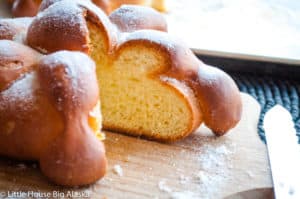 Fresh pan de Muertos.