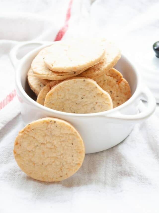 Parmesan crackers in a bowl ready to be enjoyed.