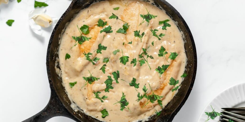 A creamy garlic chicken skillet.
