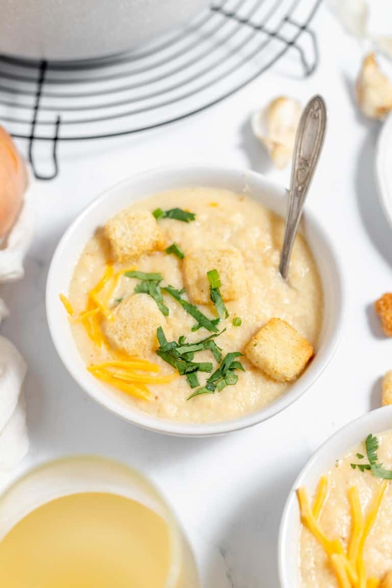 Cheesy Roasted Cauliflower Soup